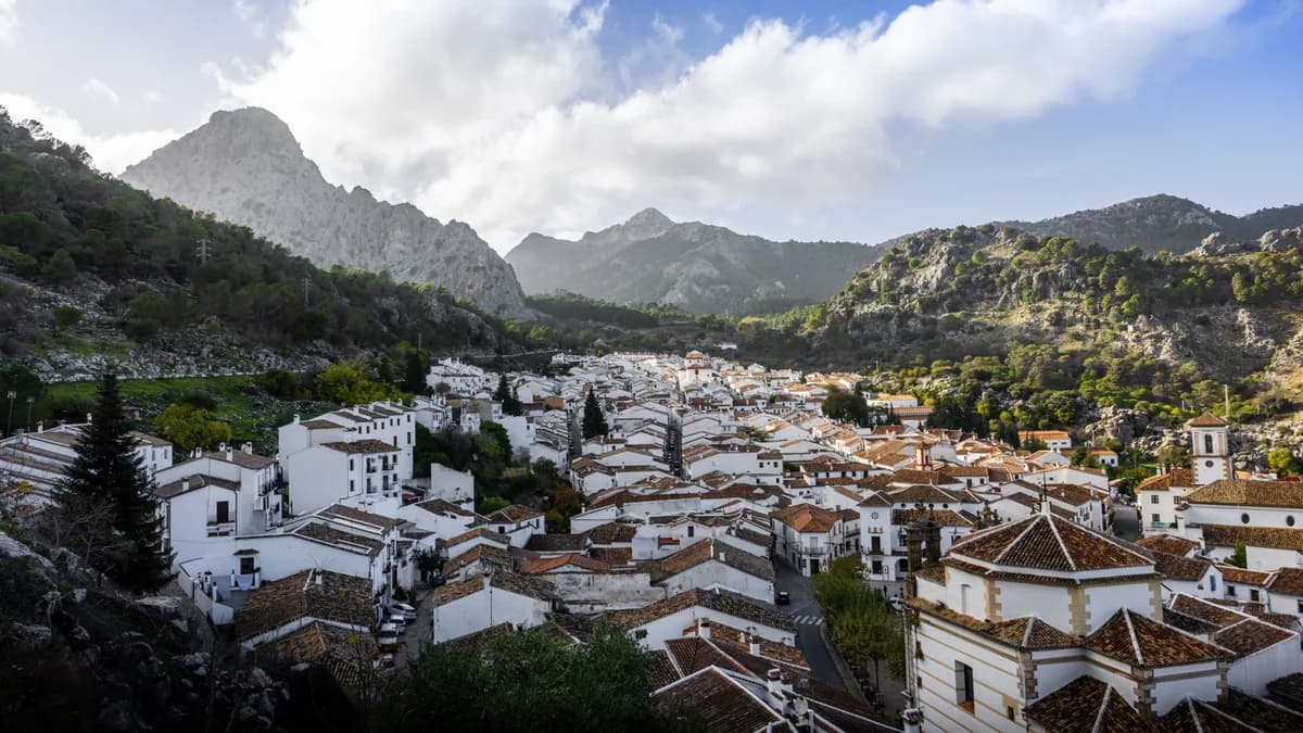 Editorial travel scenery — Spain