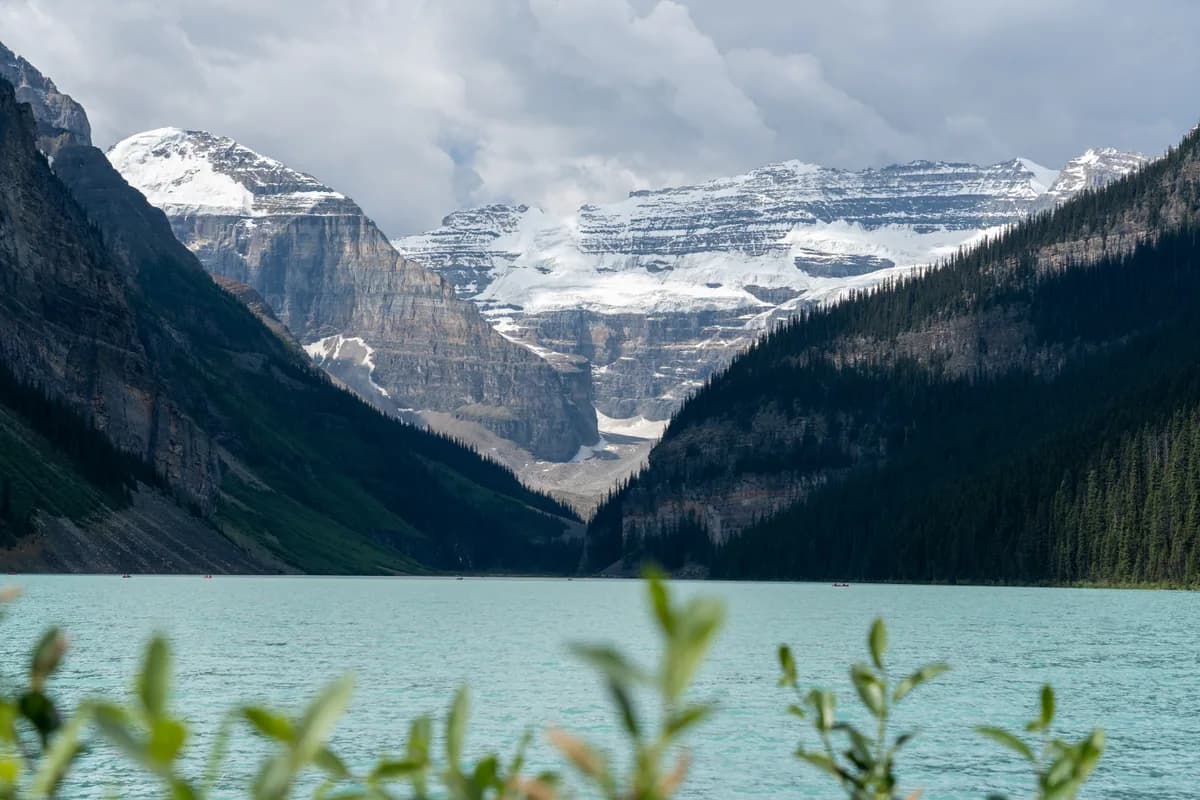 Editorial travel scenery — Canada